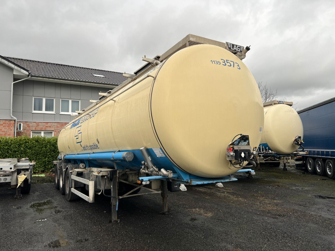 Lag 32.000 l Lebensmitteltank, 3 Kammern, ADR - Tsistern poolhaagis: pilt 1 Lag 32.000 l Lebensmitteltank, 3 Kammern, ADR - Tsistern poolhaagis: pilt 1