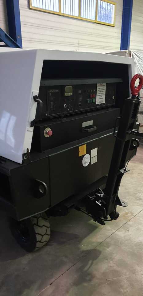 Houchin GPU C690 90KvA+28DC - Maapealne vooluallikas: pilt 3 Houchin GPU C690 90KvA+28DC - Maapealne vooluallikas: pilt 3