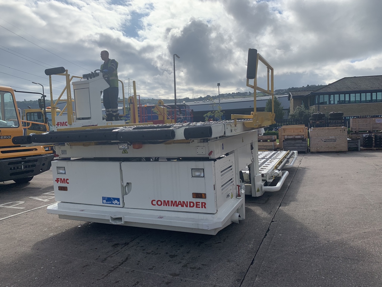Lower Deck Loader 7 tons FMC Commander 15 - Konteinerite/ Aluste laadimisseade: pilt 3 Lower Deck Loader 7 tons FMC Commander 15 - Konteinerite/ Aluste laadimisseade: pilt 3