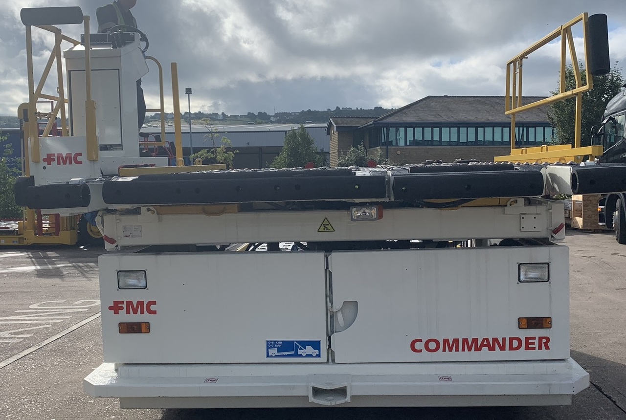 Lower Deck Loader 7 tons FMC Commander 15 - Konteinerite/ Aluste laadimisseade: pilt 1 Lower Deck Loader 7 tons FMC Commander 15 - Konteinerite/ Aluste laadimisseade: pilt 1