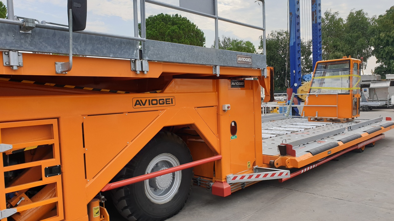 Main Deck Loader Aviogei 20 tons 2PU2000 - Konteinerite/ Aluste laadimisseade: pilt 3 Main Deck Loader Aviogei 20 tons 2PU2000 - Konteinerite/ Aluste laadimisseade: pilt 3