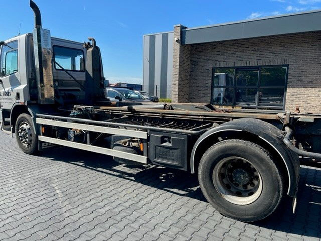 DAF 65.210 FA65.210 - Konteinerveduk/ Tõstukiga veoauto: pilt 3 DAF 65.210 FA65.210 - Konteinerveduk/ Tõstukiga veoauto: pilt 3