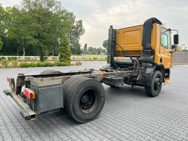 DAF CF 65 FA65.210 CF Right Hand Drive - Kabiinišassiiga veoauto: pilt 2 DAF CF 65 FA65.210 CF Right Hand Drive - Kabiinišassiiga veoauto: pilt 2