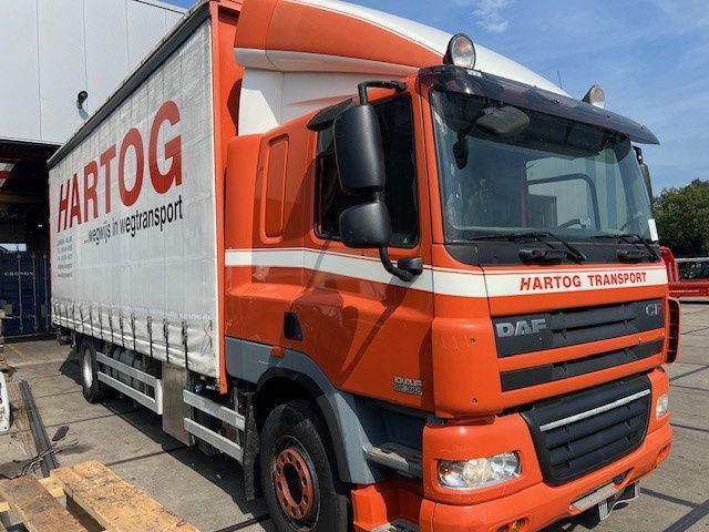 DAF CF 85.360 FA85.360 CF - Tent veoauto: pilt 2 DAF CF 85.360 FA85.360 CF - Tent veoauto: pilt 2
