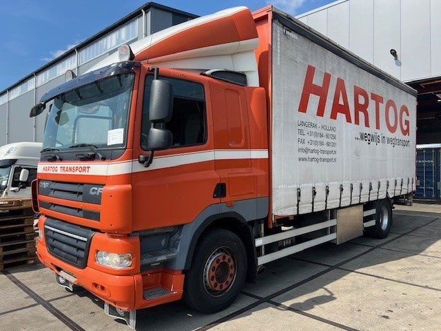 DAF CF 85.360 FA85.360 CF - Tent veoauto: pilt 1 DAF CF 85.360 FA85.360 CF - Tent veoauto: pilt 1