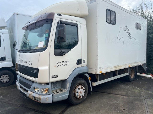 DAF LF 180 FA45.180 LF - Kasti veoauto: pilt 1 DAF LF 180 FA45.180 LF - Kasti veoauto: pilt 1