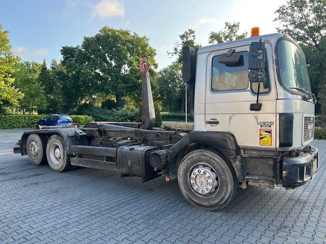 MAN 26.364 6x2 - Kabiinišassiiga veoauto: pilt 2 MAN 26.364 6x2 - Kabiinišassiiga veoauto: pilt 2