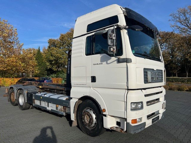 MAN TGA 26.440 .440 6x2 - Konteinerveduk/ Tõstukiga veoauto: pilt 2 MAN TGA 26.440 .440 6x2 - Konteinerveduk/ Tõstukiga veoauto: pilt 2