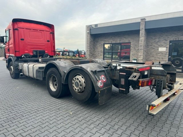 Scania R124-420 .420 6x2 - Kabiinišassiiga veoauto: pilt 4 Scania R124-420 .420 6x2 - Kabiinišassiiga veoauto: pilt 4