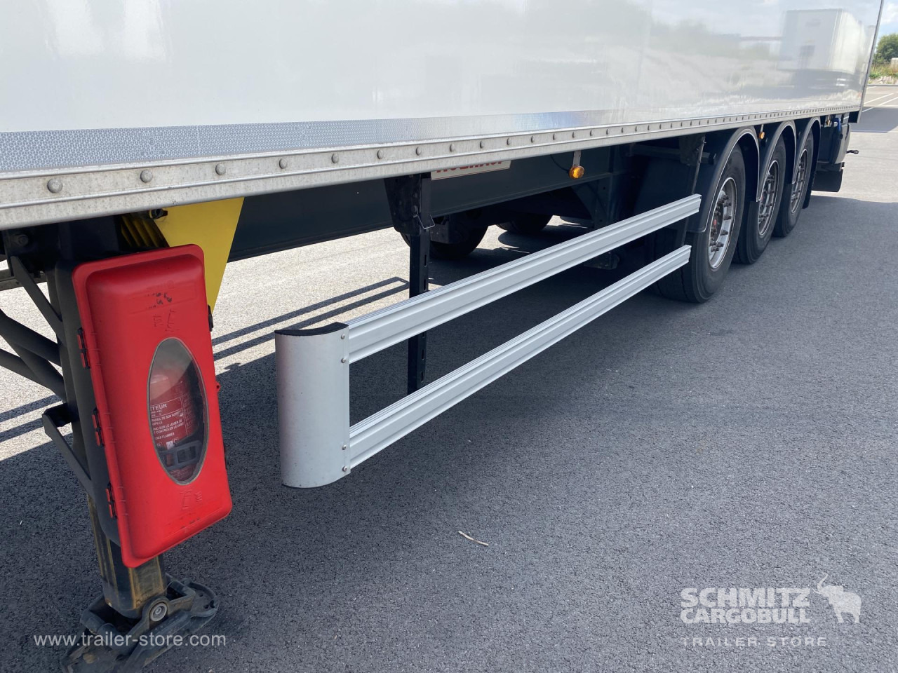 FRUEHAUF Dryfreight Standard Roller shutter door - Furgoonpoolhaagis: pilt 2 FRUEHAUF Dryfreight Standard Roller shutter door - Furgoonpoolhaagis: pilt 2