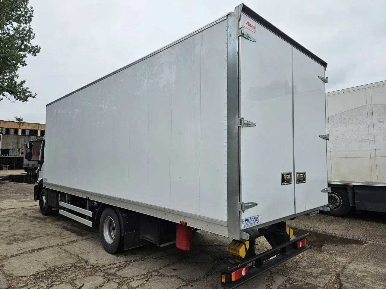 Iveco EuroCargo 120 - 210 BOX 12t Only 7554 km - Kasti veoauto: pilt 4 Iveco EuroCargo 120 - 210 BOX 12t Only 7554 km - Kasti veoauto: pilt 4