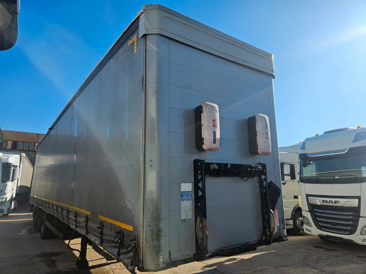 Kögel SN24 Mega Lifting Axle A - Tentpoolhaagis: pilt 2 Kögel SN24 Mega Lifting Axle A - Tentpoolhaagis: pilt 2