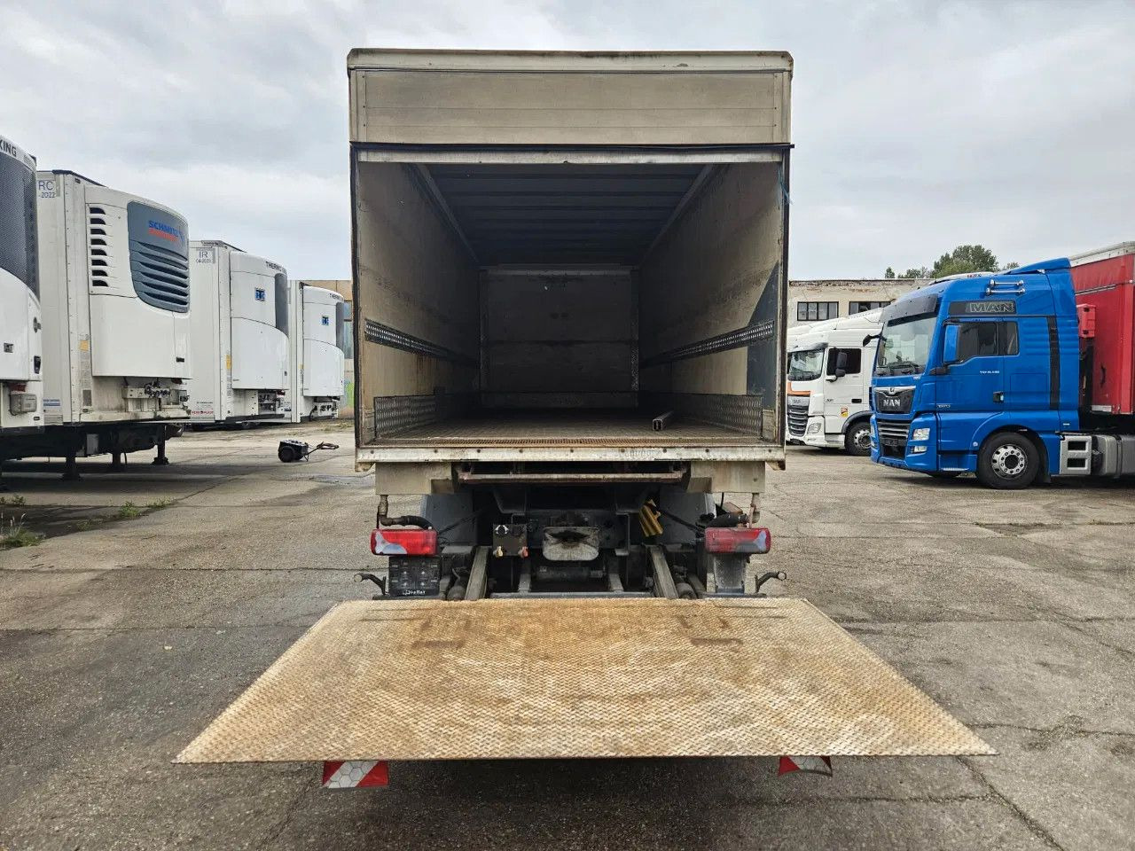 MAN TGA 26.400 BDF Tail Lift Euro5, New Smart2 Tacho - Konteinerveduk/ Tõstukiga veoauto: pilt 5 MAN TGA 26.400 BDF Tail Lift Euro5, New Smart2 Tacho - Konteinerveduk/ Tõstukiga veoauto: pilt 5