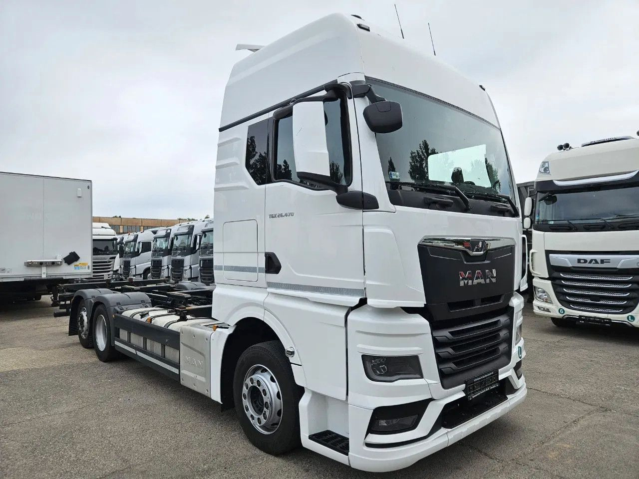 MAN TGX 26.470 XXL BDF 6x2 2 units, NAVI, Lift Axle - Konteinerveduk/ Tõstukiga veoauto: pilt 2 MAN TGX 26.470 XXL BDF 6x2 2 units, NAVI, Lift Axle - Konteinerveduk/ Tõstukiga veoauto: pilt 2