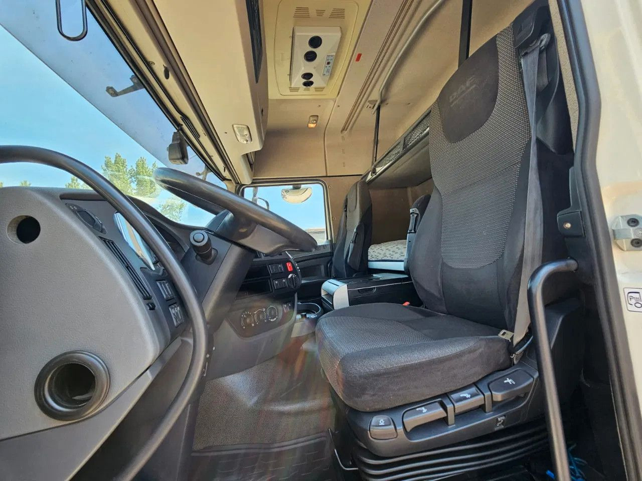 DAF XF 460 Space Cab Standklima 2 units - Sadulveok: pilt 5 DAF XF 460 Space Cab Standklima 2 units - Sadulveok: pilt 5