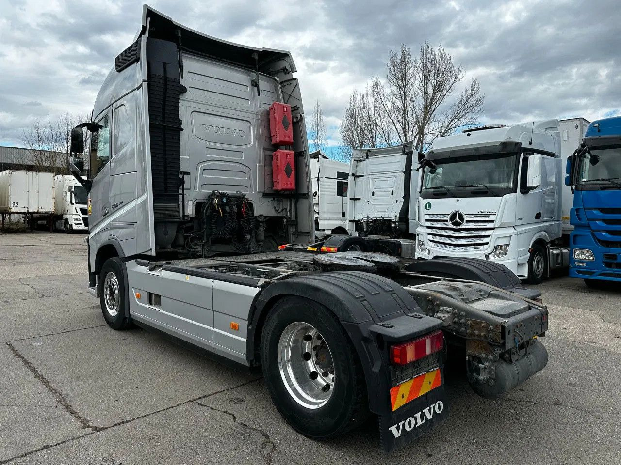 Volvo FH 500 ADR, I-Park, Alloy w. Leather seats, TV s - Sadulveok: pilt 3 Volvo FH 500 ADR, I-Park, Alloy w. Leather seats, TV s - Sadulveok: pilt 3