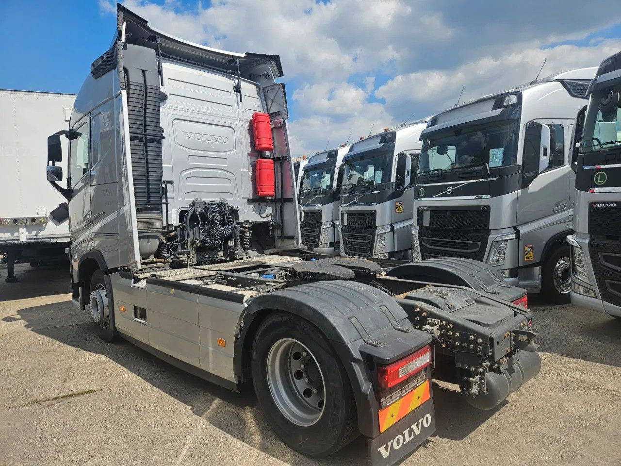 Volvo FH 500 Globe-Standard-I-Park- ACC- DAS-2 units - Sadulveok: pilt 4 Volvo FH 500 Globe-Standard-I-Park- ACC- DAS-2 units - Sadulveok: pilt 4