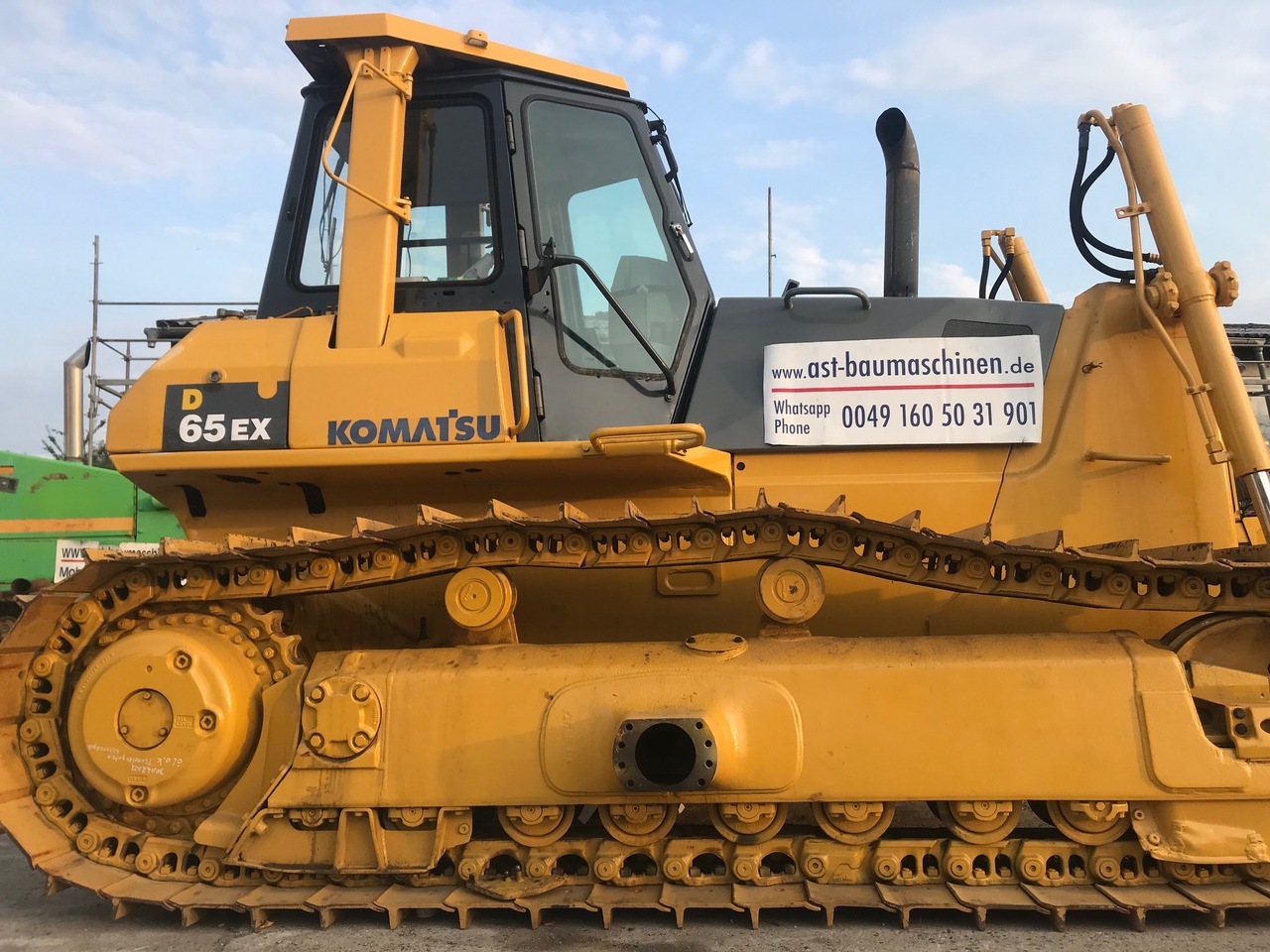 KOMATSU D65EX-12 mit Ripperventil - Buldooser: pilt 1 KOMATSU D65EX-12 mit Ripperventil - Buldooser: pilt 1