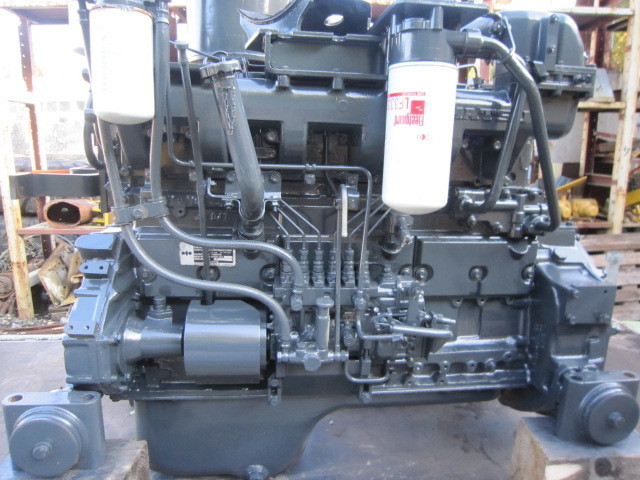 Komatsu Motor Typ S6D 125 E-2 für D65PX/ EX - Mootor - Buldooser: pilt 1 Komatsu Motor Typ S6D 125 E-2 für D65PX/ EX - Mootor - Buldooser: pilt 1