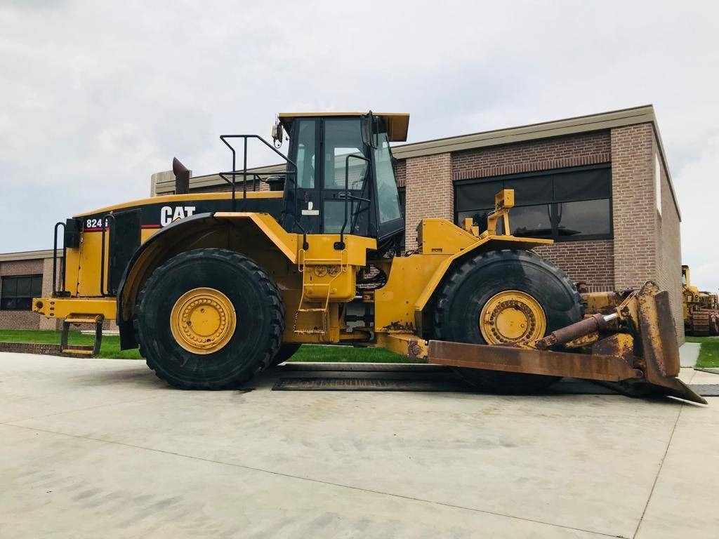CAT 824 G - Buldooser: pilt 2 CAT 824 G - Buldooser: pilt 2