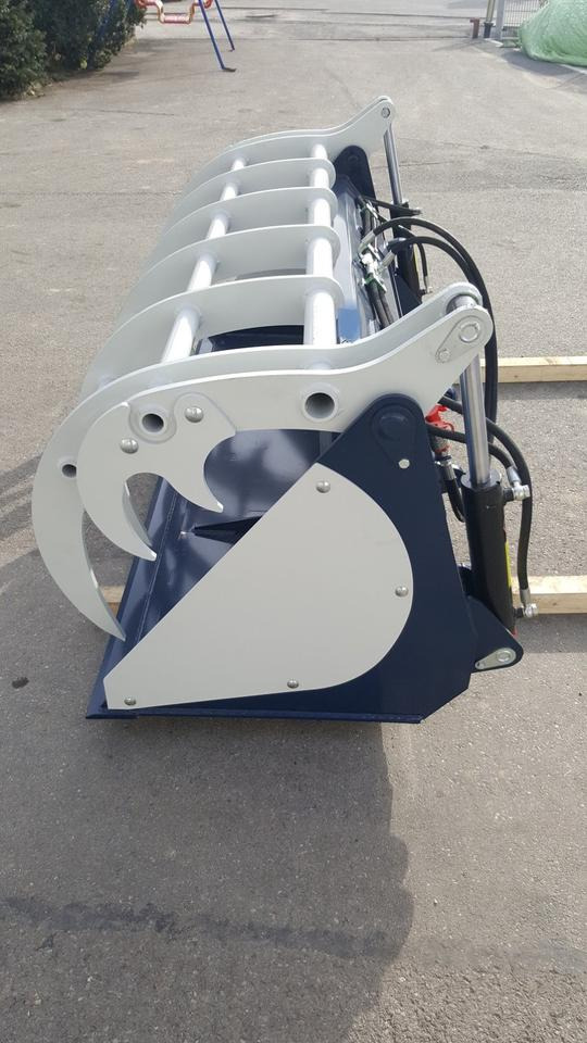 Greifschaufel 1,4 -2,2 Euro Frontlader Schlepper Krokodilschaufel - Laaduri kopp: pilt 4 Greifschaufel 1,4 -2,2 Euro Frontlader Schlepper Krokodilschaufel - Laaduri kopp: pilt 4