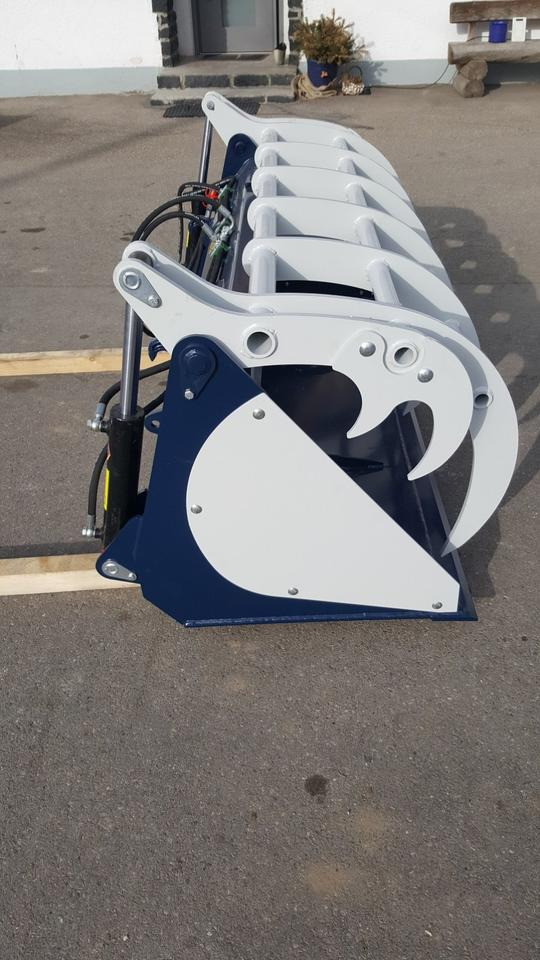 Greifschaufel 1,4 -2,2 Euro Frontlader Schlepper Krokodilschaufel - Laaduri kopp: pilt 2 Greifschaufel 1,4 -2,2 Euro Frontlader Schlepper Krokodilschaufel - Laaduri kopp: pilt 2