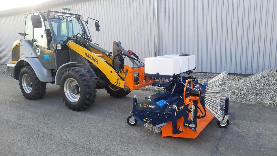 Kehrmaschine Kramer 1,2, 1,5, 1,8 2,3 2,8m Euro Radlader Hoflader - Hari: pilt 4 Kehrmaschine Kramer 1,2, 1,5, 1,8 2,3 2,8m Euro Radlader Hoflader - Hari: pilt 4