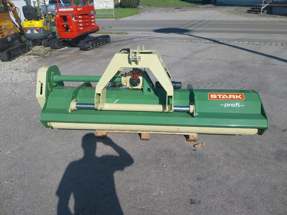 Mulcher Schlegelmulcher Stark KDX 240 Profi hydr. Seitenverschub - Hooldusniiduk: pilt 2 Mulcher Schlegelmulcher Stark KDX 240 Profi hydr. Seitenverschub - Hooldusniiduk: pilt 2