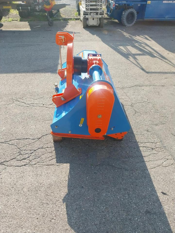 Mulcher Schlegelmulcher Stark KM 155 Mähwerk - Hooldusniiduk: pilt 5 Mulcher Schlegelmulcher Stark KM 155 Mähwerk - Hooldusniiduk: pilt 5