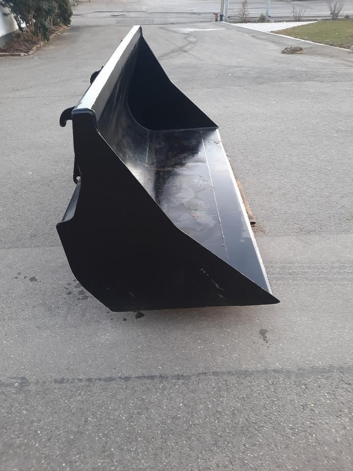 Schaufel 2,4m Teleskoplader Radlader Universalschaufel Genie - Laaduri kopp: pilt 2 Schaufel 2,4m Teleskoplader Radlader Universalschaufel Genie - Laaduri kopp: pilt 2