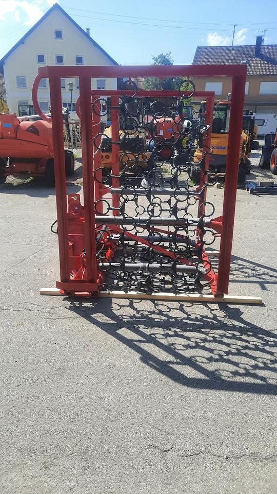 Wiesenegge 6 - 8m Wiesenstriegel Wiesenschleppe Traktor John deer - Kettäke: pilt 2 Wiesenegge 6 - 8m Wiesenstriegel Wiesenschleppe Traktor John deer - Kettäke: pilt 2