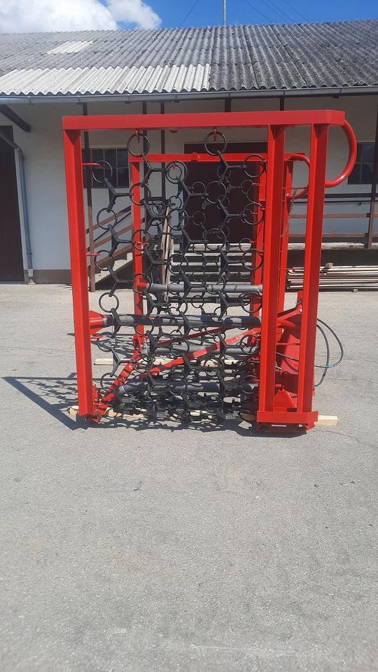 Neue Wiesenegge 6m hydraulisch Wiesenschleppe Fendt Schlepper - Kettäke: pilt 5 Neue Wiesenegge 6m hydraulisch Wiesenschleppe Fendt Schlepper - Kettäke: pilt 5