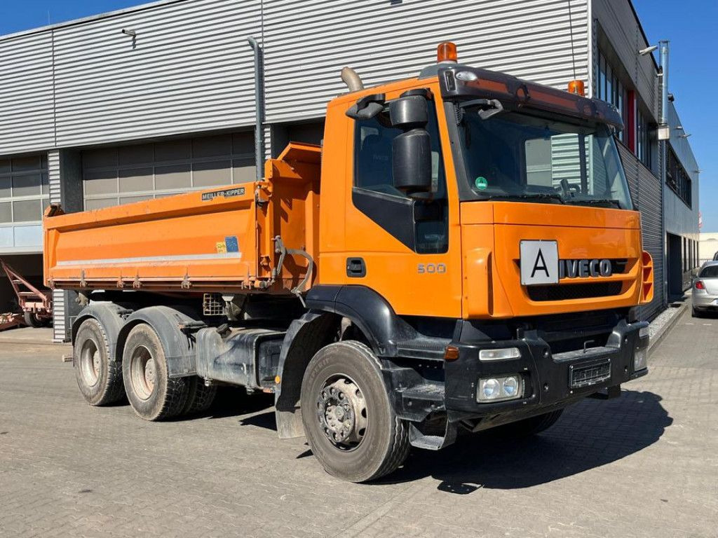 Iveco TRACKER AD260T50 6x4 3-Achs Kipper Schalter, Bla - Kallurauto: pilt 2 Iveco TRACKER AD260T50 6x4 3-Achs Kipper Schalter, Bla - Kallurauto: pilt 2