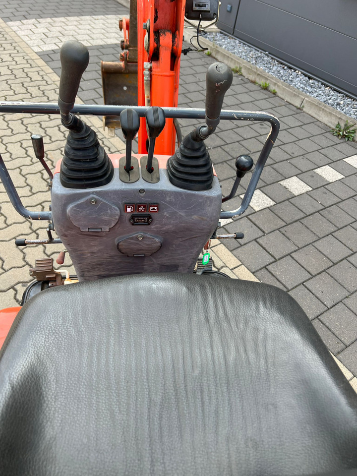 KUBOTA Minibagger U 10 - 3 Minibagger Kurzheck - Miniekskavaator: pilt 5 KUBOTA Minibagger U 10 - 3 Minibagger Kurzheck - Miniekskavaator: pilt 5