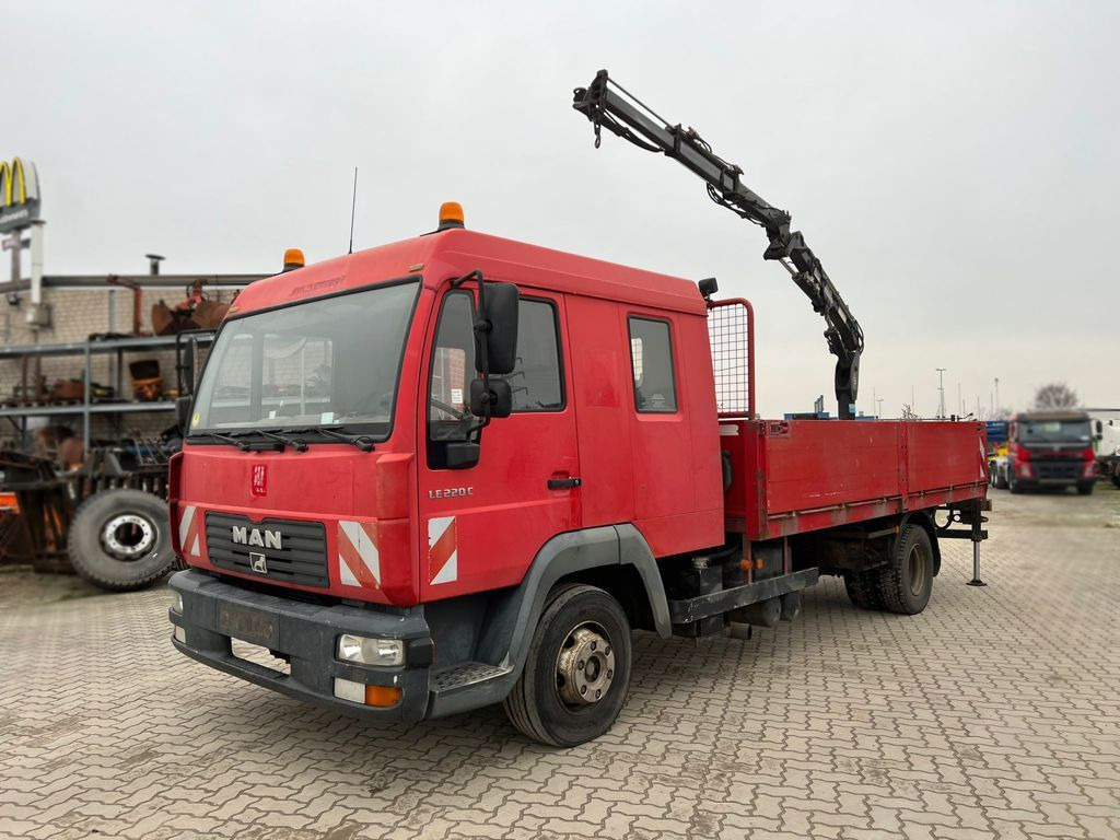 MAN LE 12.225 LC Pritsche Heckkran 6 Zylinder Doka T - Madelveok/ Platvormveok, Kraanaga veoauto: pilt 5 MAN LE 12.225 LC Pritsche Heckkran 6 Zylinder Doka T - Madelveok/ Platvormveok, Kraanaga veoauto: pilt 5