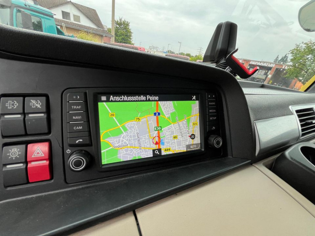 MAN TG-X 26.500 6x2-2 LL Pritsche Heckkran 53m to, Funk,Twistlock. - Madelveok/ Platvormveok, Kraanaga veoauto: pilt 3 MAN TG-X 26.500 6x2-2 LL Pritsche Heckkran 53m to, Funk,Twistlock. - Madelveok/ Platvormveok, Kraanaga veoauto: pilt 3