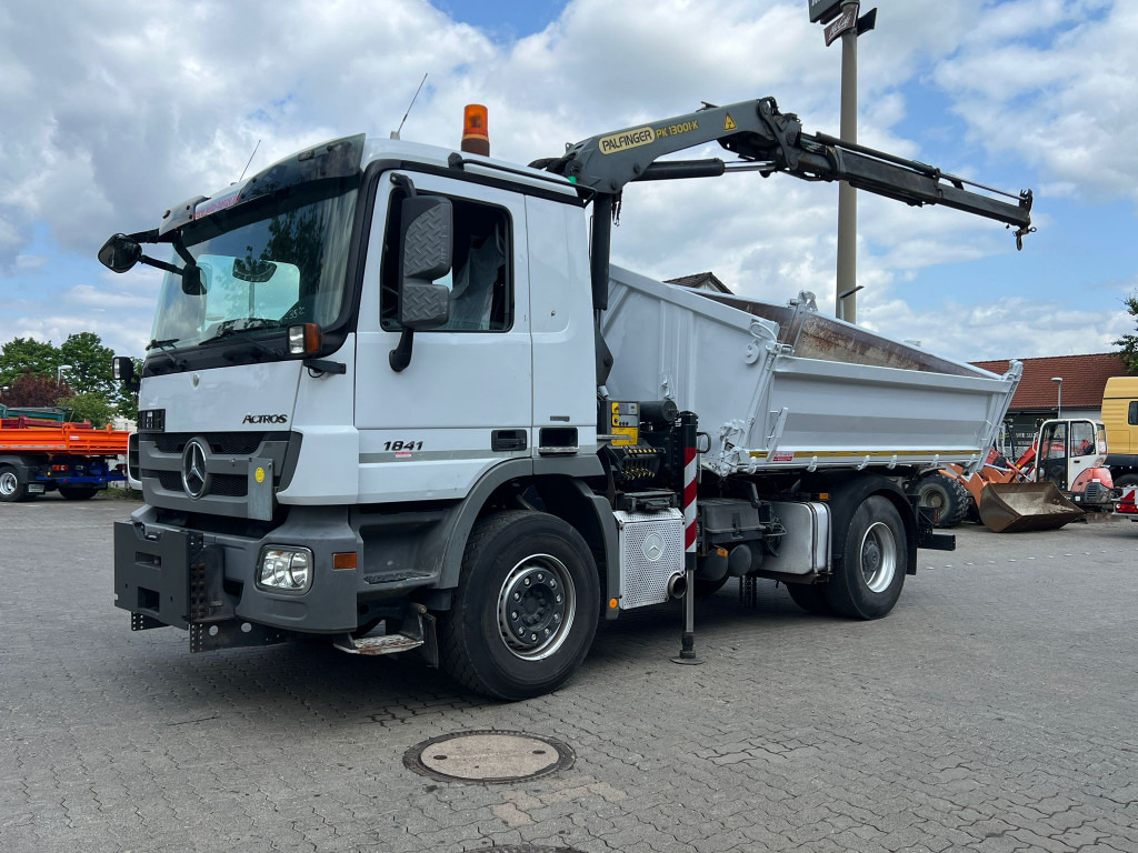 MERCEDES-BENZ Actros 1841 K 2-Achs Kipper Kran Funk 2xhydr+Greifer - Kallurauto, Kraanaga veoauto: pilt 1 MERCEDES-BENZ Actros 1841 K 2-Achs Kipper Kran Funk 2xhydr+Greifer - Kallurauto, Kraanaga veoauto: pilt 1