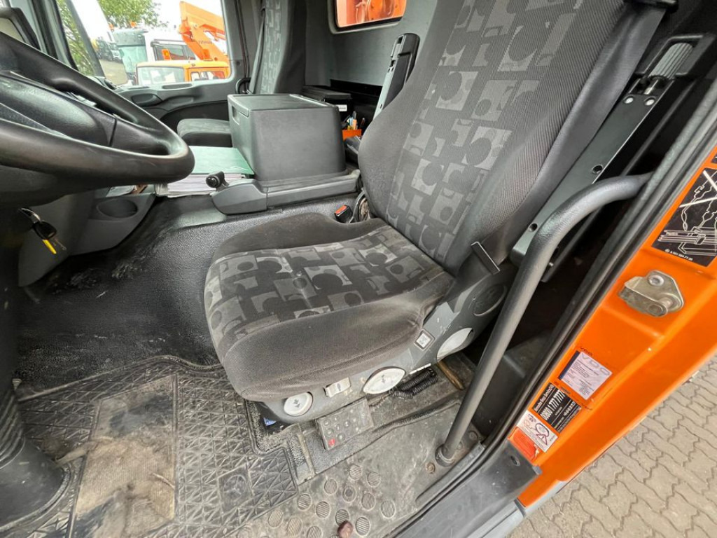 Vaakumveok MERCEDES-BENZ Actros 2644 L 6x4 Saug + Spülwagen Kombi Saug+Spül super Zustand: pilt 15 Vaakumveok MERCEDES-BENZ Actros 2644 L 6x4 Saug + Spülwagen Kombi Saug+Spül super Zustand: pilt 15
