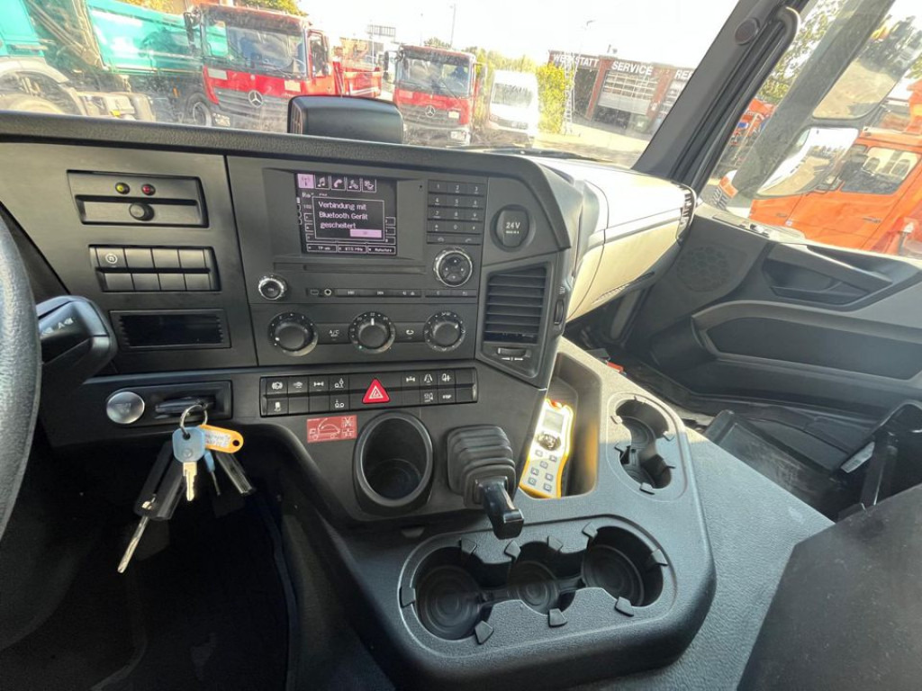 MERCEDES-BENZ Antos 2543 L 6x2 Abrollkipper mit Kran Funk+Greiferst. - Konkstõstukiga veoauto, Kraanaga veoauto: pilt 2 MERCEDES-BENZ Antos 2543 L 6x2 Abrollkipper mit Kran Funk+Greiferst. - Konkstõstukiga veoauto, Kraanaga veoauto: pilt 2