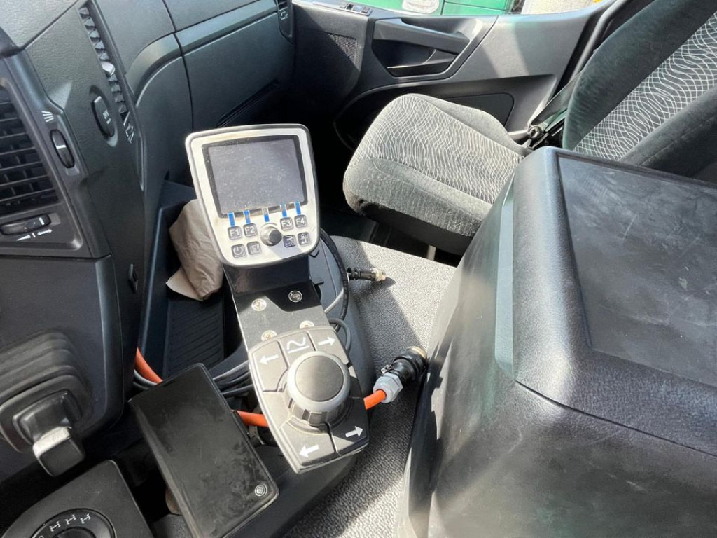 MERCEDES-BENZ Arocs 2135 AK 4x4 2-Achs Allradkipper Kommunalhydr. - Kallurauto: pilt 2 MERCEDES-BENZ Arocs 2135 AK 4x4 2-Achs Allradkipper Kommunalhydr. - Kallurauto: pilt 2