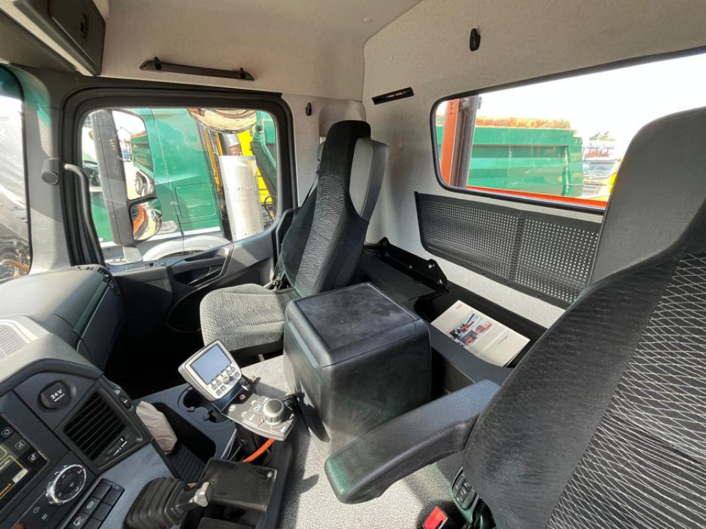 MERCEDES-BENZ Arocs 2135 AK 4x4 2-Achs Allradkipper Kommunalhydr. - Kallurauto: pilt 4 MERCEDES-BENZ Arocs 2135 AK 4x4 2-Achs Allradkipper Kommunalhydr. - Kallurauto: pilt 4