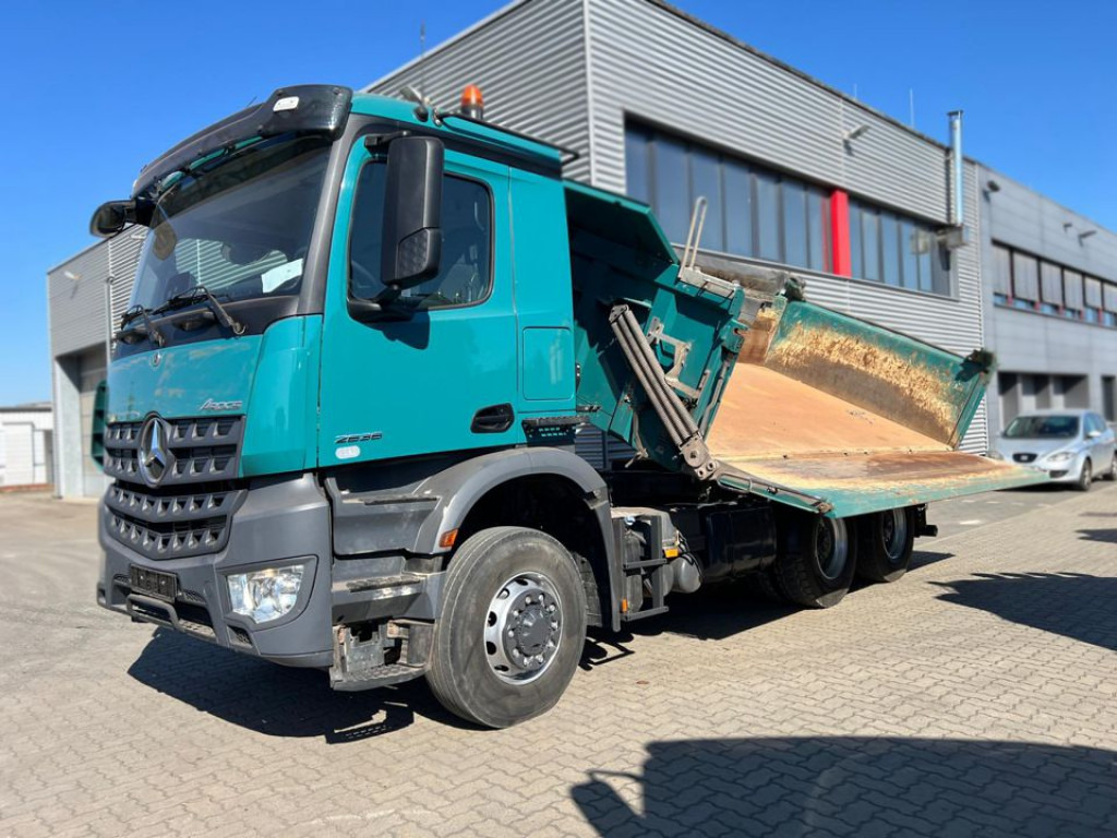 MERCEDES-BENZ Arocs 2636 6x6 HAD 3-Achs Allradkipper Meiller - Kallurauto: pilt 1 MERCEDES-BENZ Arocs 2636 6x6 HAD 3-Achs Allradkipper Meiller - Kallurauto: pilt 1