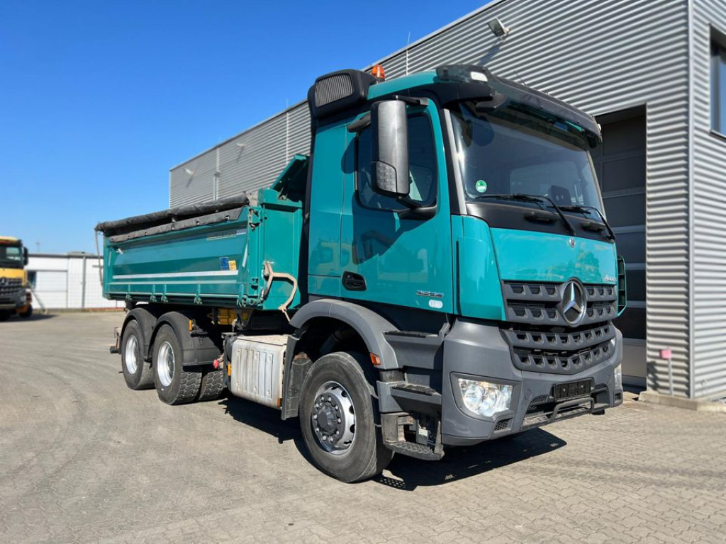 MERCEDES-BENZ Arocs 2636 6x6 HAD 3-Achs Allradkipper Meiller - Kallurauto: pilt 2 MERCEDES-BENZ Arocs 2636 6x6 HAD 3-Achs Allradkipper Meiller - Kallurauto: pilt 2
