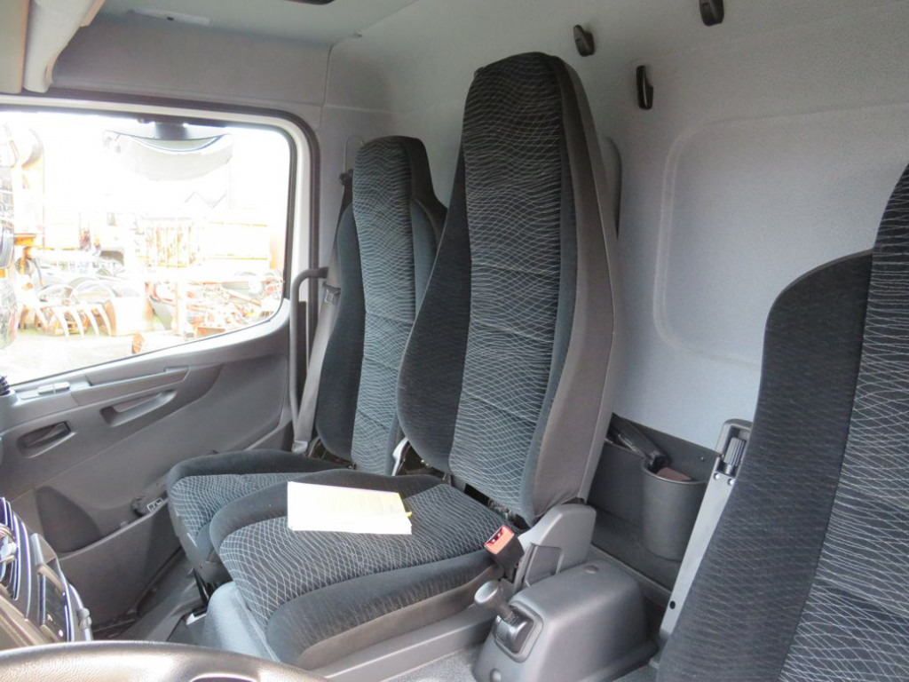 MERCEDES-BENZ Atego 818 L Pritsche LBW LBW 1 to AHK+Luftans - Tent tarbesõiduk: pilt 3 MERCEDES-BENZ Atego 818 L Pritsche LBW LBW 1 to AHK+Luftans - Tent tarbesõiduk: pilt 3