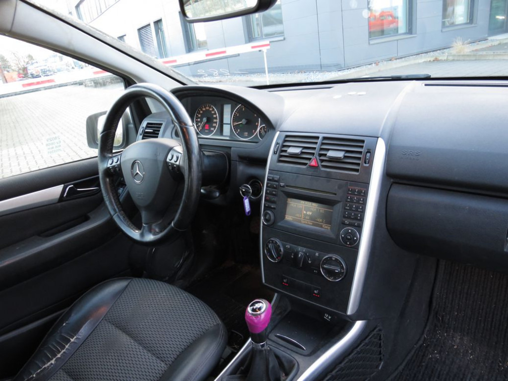 MERCEDES-BENZ Mercedes-Benz A-KLASSE PKW 200 Avantgarde - Auto: pilt 5 MERCEDES-BENZ Mercedes-Benz A-KLASSE PKW 200 Avantgarde - Auto: pilt 5