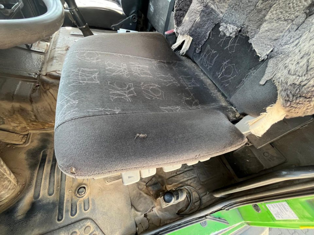 MERCEDES-BENZ SK 3535 AK 8x8 4 Achs Muldenkipper Meiller Deutsch - Kallurauto: pilt 3 MERCEDES-BENZ SK 3535 AK 8x8 4 Achs Muldenkipper Meiller Deutsch - Kallurauto: pilt 3