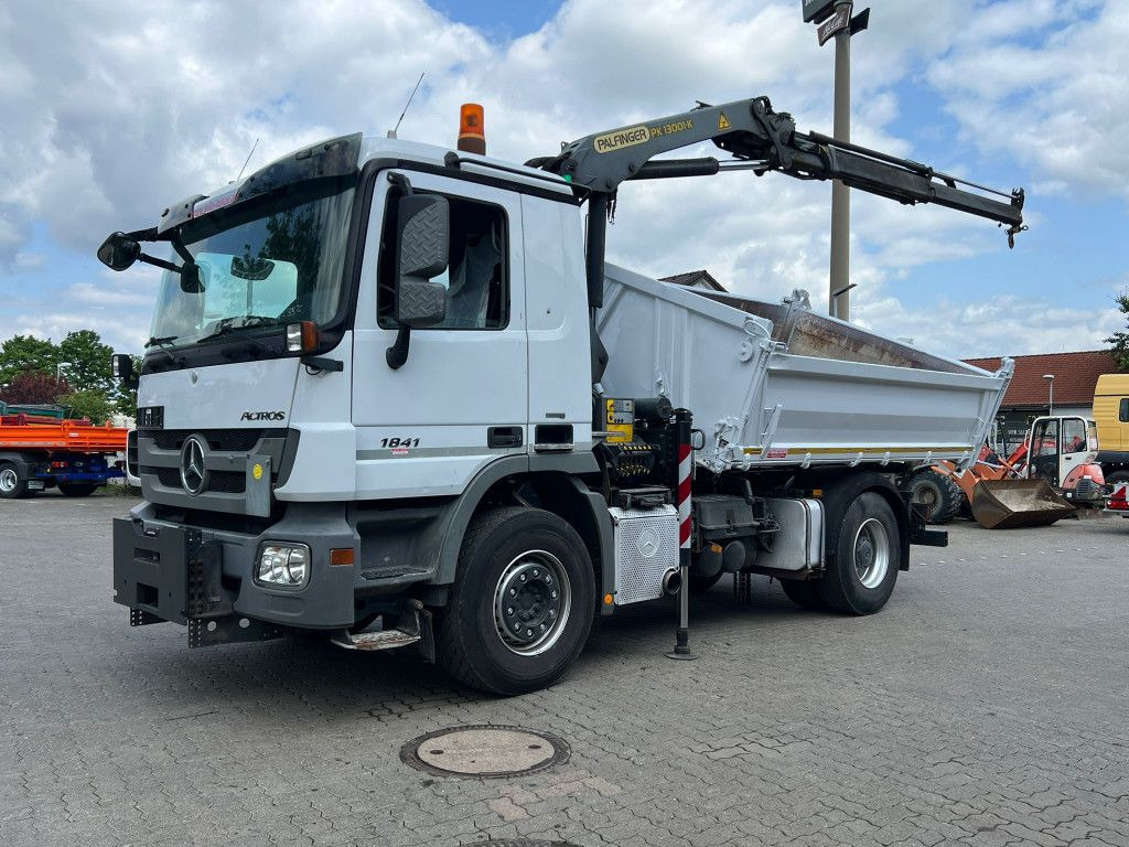 Mercedes-Benz Actros 1841 K 2-Achs Kipper Kran Funk/2xhydr+Gre Mercedes-Benz Actros 1841 K 2-Achs Kipper Kran Funk/2xhydr+Gre - Kallurauto, Kraanaga veoauto: pilt 1 Mercedes-Benz Actros 1841 K 2-Achs Kipper Kran Funk/2xhydr+Gre Mercedes-Benz Actros 1841 K 2-Achs Kipper Kran Funk/2xhydr+Gre - Kallurauto, Kraanaga veoauto: pilt 1