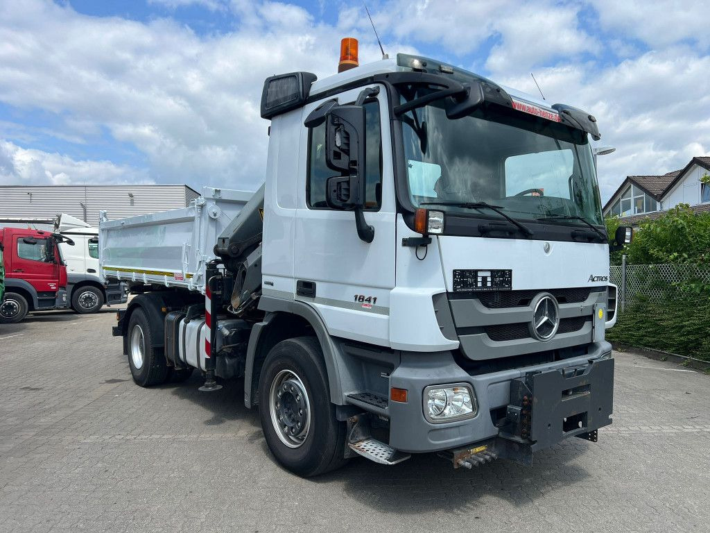 Mercedes-Benz Actros 1841 K 2-Achs Kipper Kran Funk/2xhydr+Gre Mercedes-Benz Actros 1841 K 2-Achs Kipper Kran Funk/2xhydr+Gre - Kallurauto, Kraanaga veoauto: pilt 2 Mercedes-Benz Actros 1841 K 2-Achs Kipper Kran Funk/2xhydr+Gre Mercedes-Benz Actros 1841 K 2-Achs Kipper Kran Funk/2xhydr+Gre - Kallurauto, Kraanaga veoauto: pilt 2