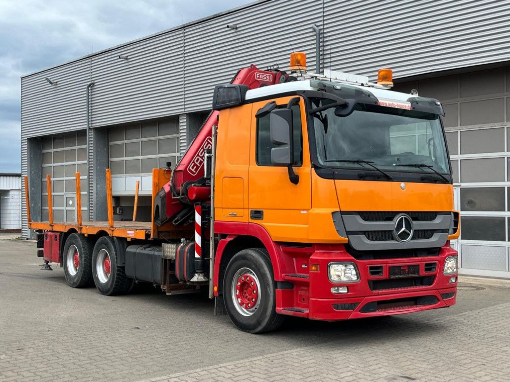 Mercedes-Benz Actros 2646 L 6x4 Pritsche Kran Fassi 450 45m/t Mercedes-Benz Actros 2646 L 6x4 Pritsche Kran Fassi 450 45m/t - Madelveok/ Platvormveok, Kraanaga veoauto: pilt 2 Mercedes-Benz Actros 2646 L 6x4 Pritsche Kran Fassi 450 45m/t Mercedes-Benz Actros 2646 L 6x4 Pritsche Kran Fassi 450 45m/t - Madelveok/ Platvormveok, Kraanaga veoauto: pilt 2