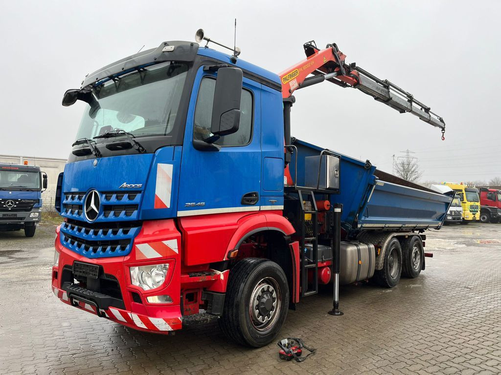 Kallurauto, Kraanaga veoauto Mercedes-Benz Arocs 2645 K 6x4 HAD 3-Achs Kipper Kran 4xhydr.+: pilt 1